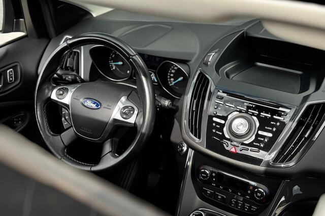 Ford KUGA 1.5 Titanium Plus 150pk - Pano - Navi - Camera - Blind Spot - Trekhaak - Rijklaar