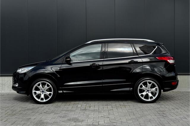 Ford KUGA 1.5 Titanium Plus 150pk - Pano - Navi - Camera - Blind Spot - Trekhaak - Rijklaar