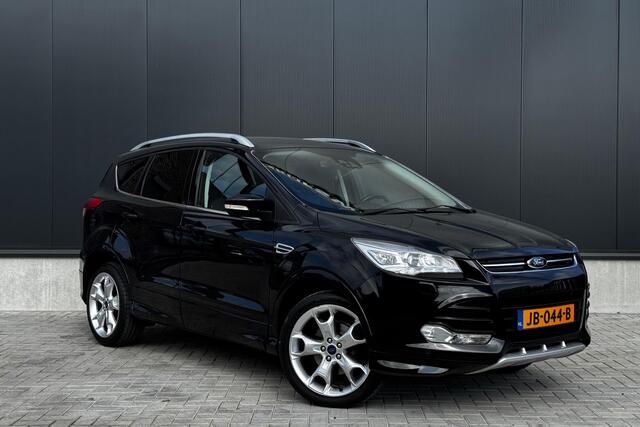 Ford KUGA 1.5 Titanium Plus 150pk - Pano - Navi - Camera - Blind Spot - Trekhaak - Rijklaar