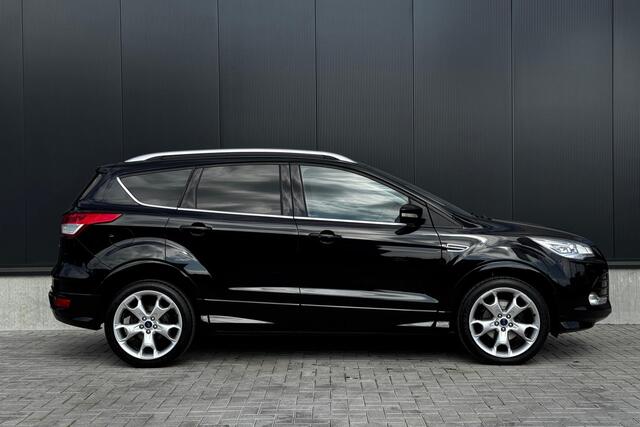 Ford KUGA 1.5 Titanium Plus 150pk - Pano - Navi - Camera - Blind Spot - Trekhaak - Rijklaar