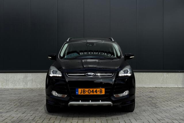 Ford KUGA 1.5 Titanium Plus 150pk - Pano - Navi - Camera - Blind Spot - Trekhaak - Rijklaar