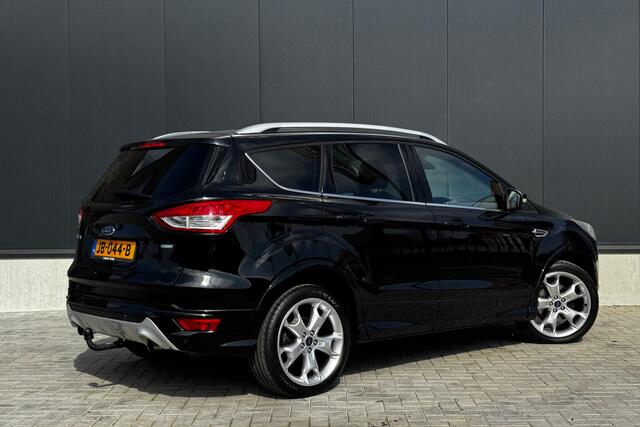 Ford KUGA 1.5 Titanium Plus 150pk - Pano - Navi - Camera - Blind Spot - Trekhaak - Rijklaar