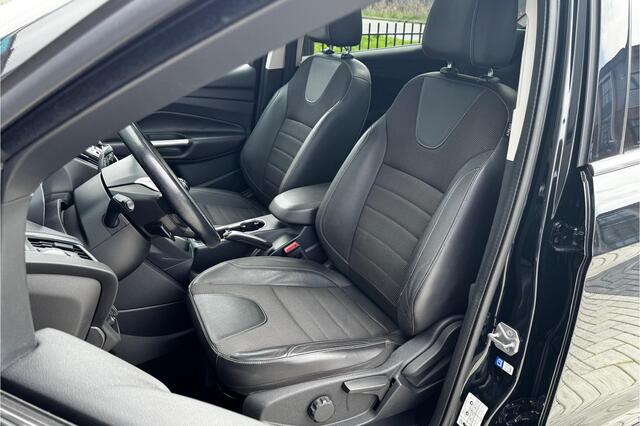 Ford KUGA 1.5 Titanium Plus 150pk - Pano - Navi - Camera - Blind Spot - Trekhaak - Rijklaar