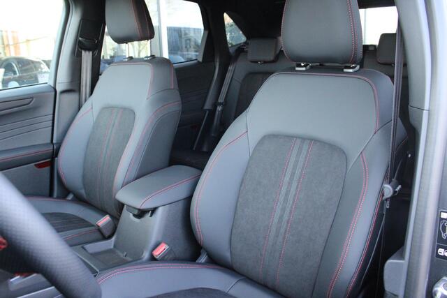 Ford KUGA 2.5 PHEV ST-Line X | Ford Voorraad | Full Option! | Wegklapbare Trekhaak | Winterpack | Full LED | 19'' Lichtmetalen Velgen | Adaptive Cruise Control | Panorama Dak |