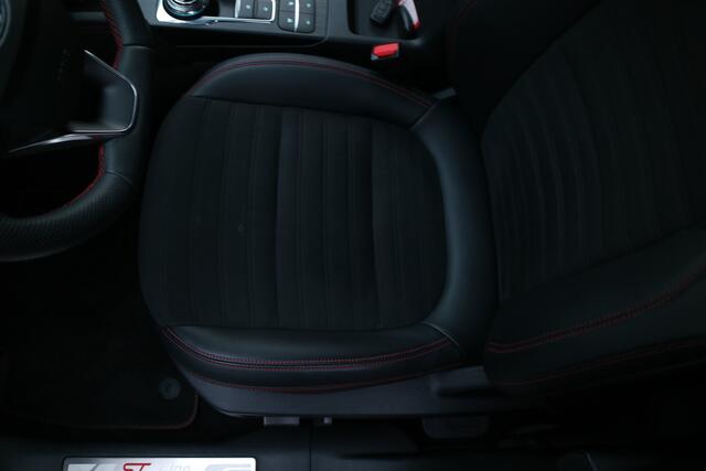 Ford KUGA 2.5 PHEV ST-Line X | Trekhaak! | B&O | Carplay | Head up! | LED |