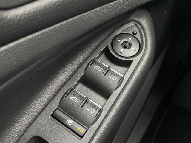 Ford KUGA 1.5 EcoB. Titanium TREKHAAK/PANO/CAMERA/ELEKTR.ACHTERKLEP/XENON