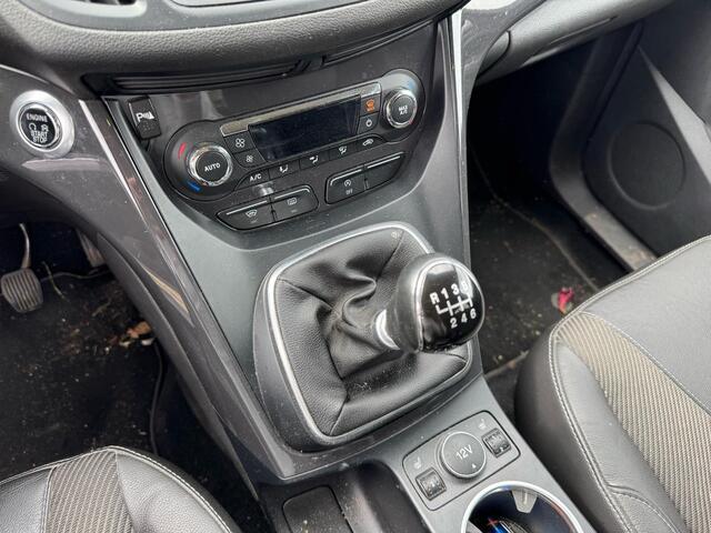 Ford KUGA 2.0 TDCI Titanium 150pk Trekhaak | Stoelverwarming | Navigatie | Climate control