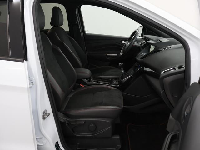 Ford KUGA 1.5 EcoBoost ST Line | Panoramadak | Xenon koplampen | Winterpack | Parkeercamera |