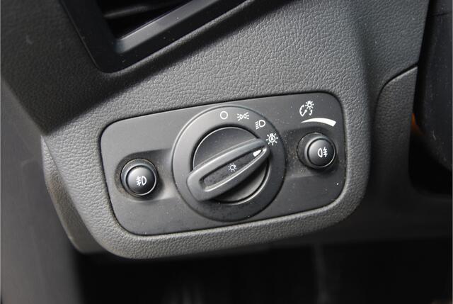 Ford KUGA 1.5 EcoBoost 150PK ST Line | XENON | TREKHAAK | 19" VELGEN | STOEL-STUUR VERWARMING