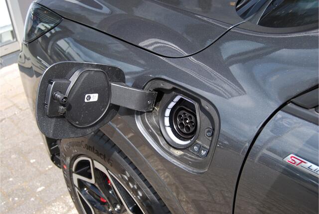 Ford KUGA 2.5 PHEV 243PK ST-Line X | TREKHAAK | 19" VELGEN | STOEL-STUUR VERWARMING | 360 CAMERA