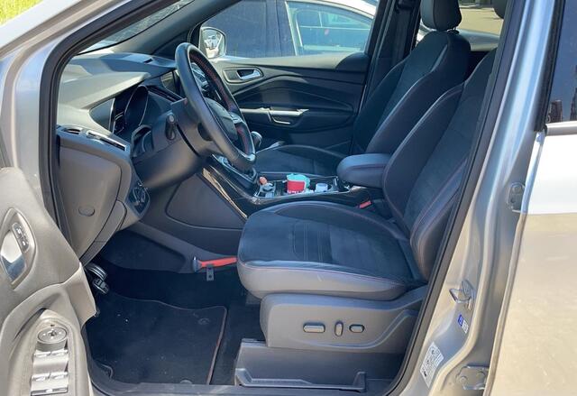 Ford KUGA 1.5 EcoBoost ST Line / Trekhaak / Camera / Leder&Alcantara / Keyless / 18'' / Navigatie / Getint glas / Xenon / Cruise Control