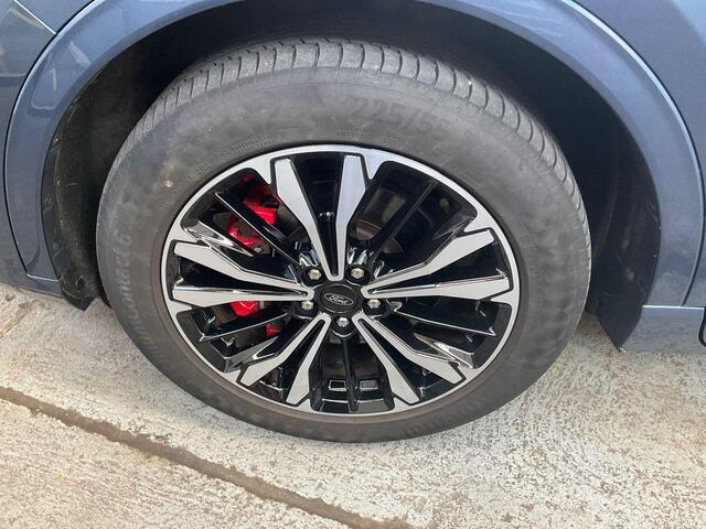Ford KUGA 2.5 PHEV ST-Line X | Panoramadak | Trekhaak afneembaar | 19 inch + rode remklauwen | Winter Pack | Adaptive cruise control | Camera | Dodehoeksensoren | Head up Display | Adaptive LED