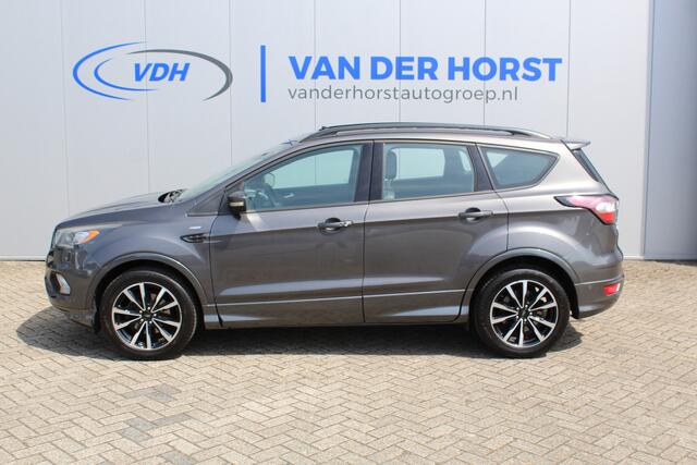 Ford KUGA 1.5-120pk EcoBoost ST Line. Erg mooie en luxe Kuga ST-Line. Trekgewicht 1.800kg ! Volautm. airco, elektr. panoramadak, elektr. achterklep, navigatie, telefoonvoorb., Apple carplay/Android auto., trekhaak, leer/alcantara bekleding, lane assist, cruise cntr