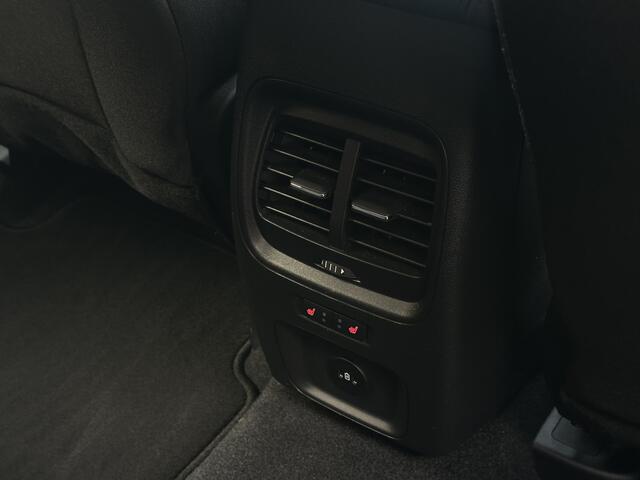 Ford KUGA 1.5 EcoBoost Titanium Nieuw model/HUD/Stoel-stuur verwarming/ECC/Camera.