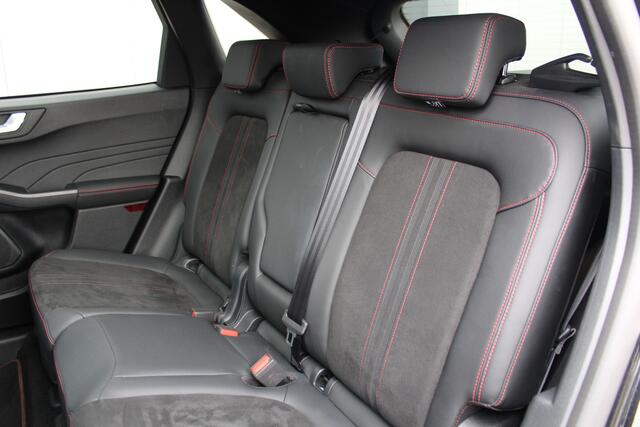 Ford KUGA 2.5-243pk PHEV ST-Line X. Nieuwste model ! Van ¤. 54.937,- voor ¤. 44.450,- ! Trekgewicht van 2.100kg ! Schuif / kanteldak Elektrisch inklapbare Trekhaak, vooruit, stuur, stoelverwarming V+A, 360 Camera, HUB, Apple/Androidauto, Elektrisch verstelbare sto