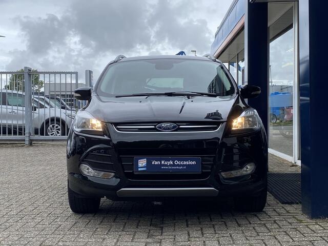 Ford KUGA 1.5 Titanium 4WD / Automaat / NL-Auto / Dealer-Onderhouden / Vol-Leder / Stoelverwarming / Cruise-Control / Climate-Control / Trekhaak / Elektr.-Stoelen / Elektr.-Achterklep / DAB Radio-Bluetooth / Navi / keyless / PDC V+A met Camera / 17'' LMV / All-Seas