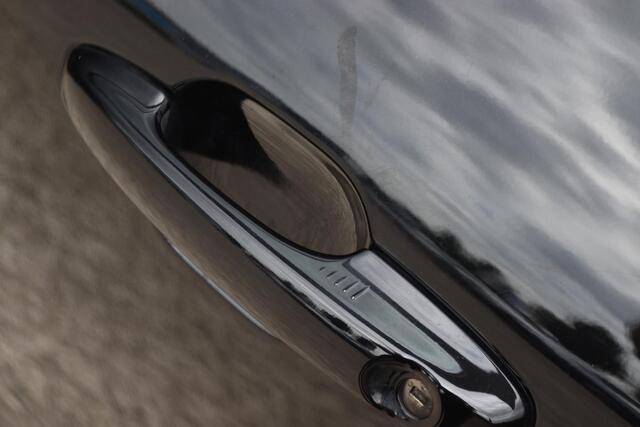 Ford KUGA 2.5 PHEV ST-LINE | CARPLAY | ELEK. TREKHAAK | CAMERA | KEY-LESS | NAVI | CRUISE |