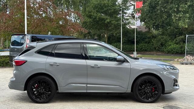 Ford KUGA 2.5 PHEV GRAPHITE TECH EDIT / PANORAMA / TREKHAAK