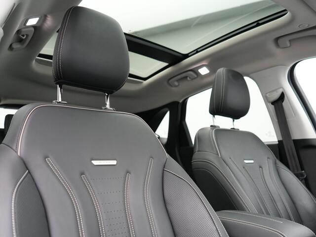 Ford KUGA Vignale Plug in Hybrid 225pk PHEV | Panodak | Head Up | Adaptive Cruise | 360 Camera | Lederen Sportstoelen Memory & Verwarmd | Apple Carplay | Bang&Olufsen | Navigatie | Pilot Assist | Virtual | DAB | Blis |