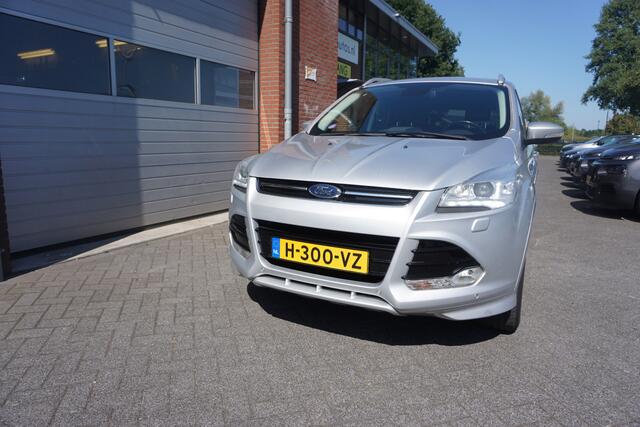 Ford KUGA 1.5 150PK TITANIUM STYLING PACK KEURIGE STAAT CAMERA TREKHAAK STOELVERWARMING NAVI CLIMA CRUISE PDC V+A+ASSIST BLUETOOTH 1/2LEDER KEYLESS ENZ...