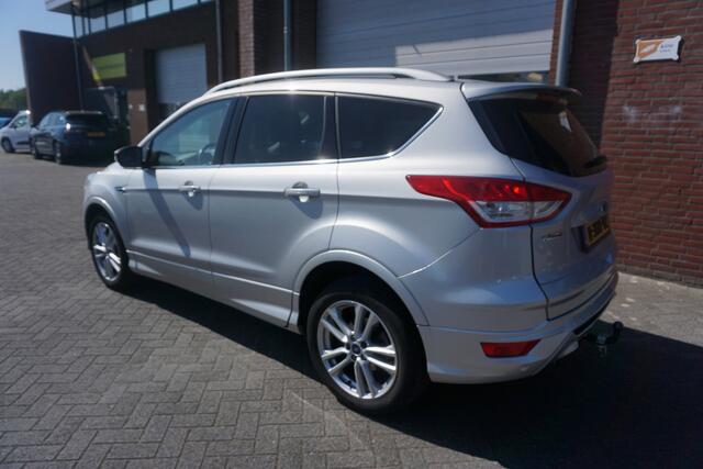 Ford KUGA 1.5 150PK TITANIUM STYLING PACK KEURIGE STAAT CAMERA TREKHAAK STOELVERWARMING NAVI CLIMA CRUISE PDC V+A+ASSIST BLUETOOTH 1/2LEDER KEYLESS ENZ...