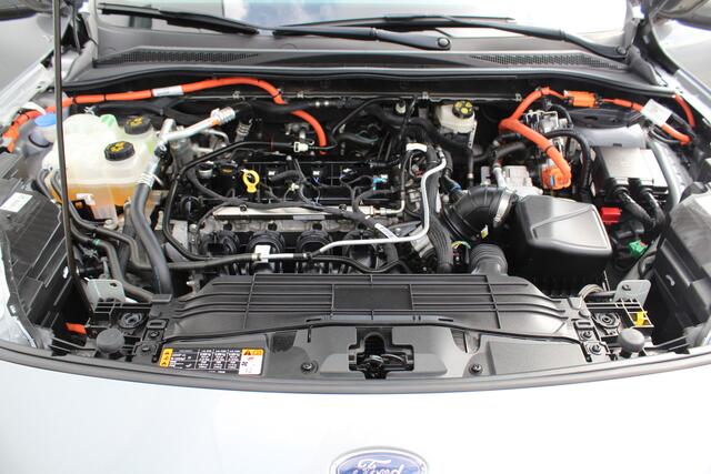 Ford KUGA 2.5-225pk PHEV Vignale. Heerlijke, luxe en comfortabele SUV ! Autm. airco dual, LM wielen, metallic lak, cruise control, lederen interieur, stoel-, stuur- en voorraamverw., elektr. achterklep, B&O soundsystem, navigatie, telefoonvoorb. etc, etc.