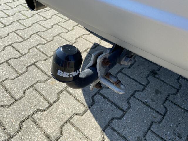 Ford KUGA 1.5 Trend & Trekhaak Climate Control , Navigatie