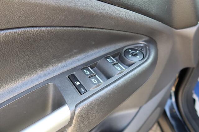 Ford KUGA 1.5 ECOBOOST TITANIUM, NAVI , TREKHAAK ENZ...