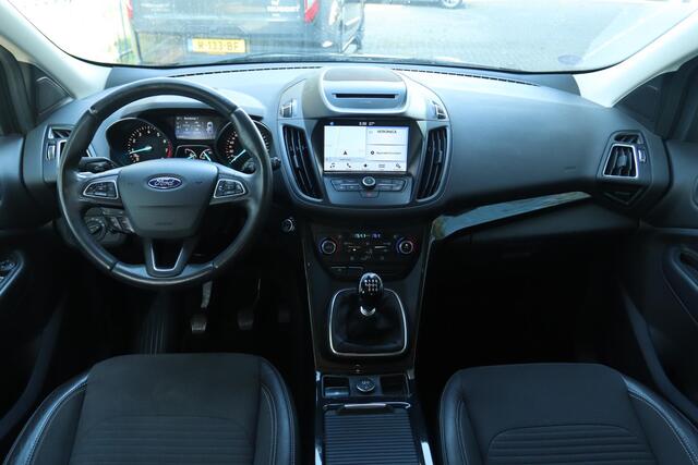 Ford KUGA 1.5 ECOBOOST TITANIUM | CARPLAY | TREKHAAK | KEY-LESS | NAVI | PDC | VOORRUITVERW.
