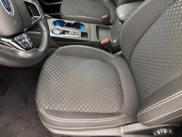 Ford KUGA 2.5 PHEV Titanium 243pk | Winterpack | Afneembare Trekhaak | 2.100kg Trekgewicht | Achteruitrijcamera