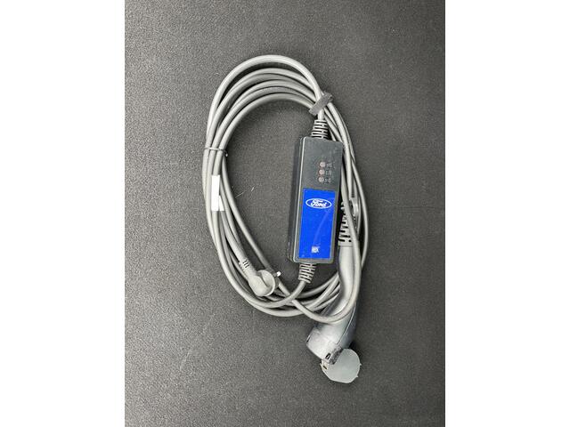 Ford KUGA 2.5 PHEV ST-Line | Apple Carplay | Camera voor en achter | Trekhaak | Winterpack