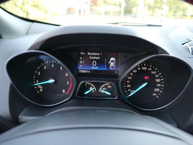 Ford KUGA 1.5 EcoBoost ST Line * NAVI * TREKHAAK (2.000 KG) *