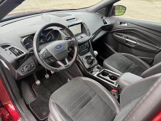 Ford KUGA 1.5 EcoBoost ST Line 2000 kilo trekgewicht | Navigatie| PDC V+A | Cruise