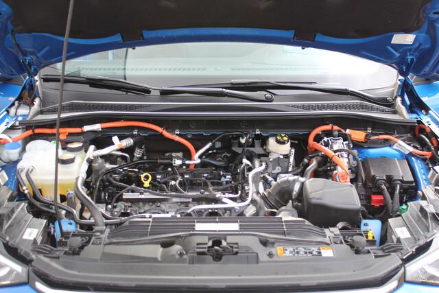 Ford KUGA 2.5-243pk PHEV ST-Line X. 2100kg trekgewicht ! Nieuw Model ! Elektr. verstelb. AGR stoelen voor, Stoel-, stuur-, voorraam- en achterbank verwarming, Elektr. panorama/schuif-kanteldak , Trekhaak wegklapbaar,