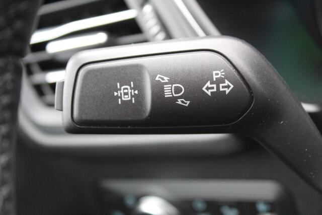 Ford KUGA 2.5 PHEV Titanium , 225pk Climate control , Navigatie , Cruise Control , Bluetooth Android/Apple carplay , LED dagrijverlichting , Parkeersensoren