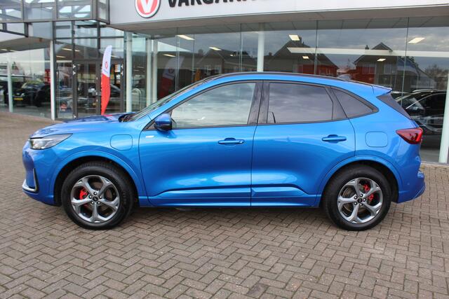 Ford KUGA 2.5-243pk PHEV ST-Line X. 2100kg trekgewicht ! Nieuw Model ! Van ¤. 54.937,- voor ¤. 43.735,- ! Trekgewicht van 2.100kg ! Elektr. verstelb. AGR stoelen voor, Stoel-, stuur-, voorraam- en achterbank verwarming, Elektr. panorama/schuif-kanteldak , Trekhaak