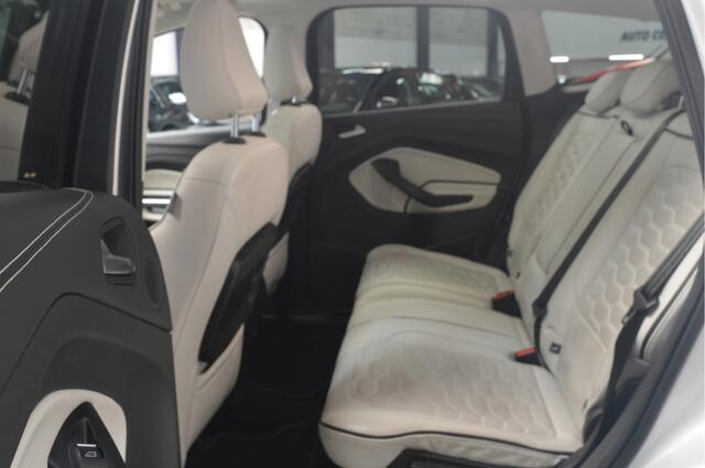 Ford KUGA 1.5 EcoBoost Vignale // PANO // CAMERA // TREKHAAK // 4x4 // STUUR&STOELVERWARMING // BOMVOL //