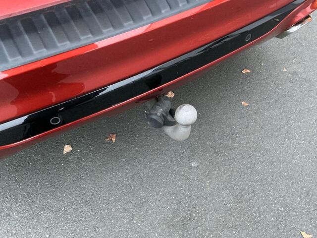 Ford KUGA 2.5 PHEV ST-Line X | Wegklapbare trekhaak | Panoramadak | Speciale kleur "Sedona Orange" | Winter Pack | Rode remklauwen