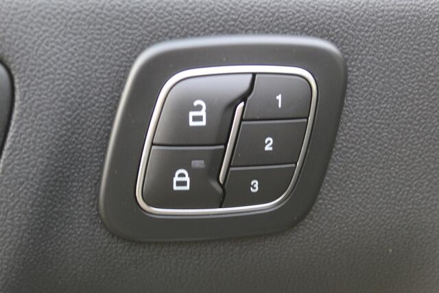 Ford KUGA 2.5-243pk PHEV ST-Line X. Nieuwste model ! Van ¤. 54.937,- voor ¤. 43.735,- ! Trekgewicht 2.100kg ! Elektr. panoramadak, Elektr. inklapb. trekhaak, stoel-, stuur- en voorraamverw., lane- en side assist, 360gr. camera, HUD, Apple/Android, Elektr. verstelb.