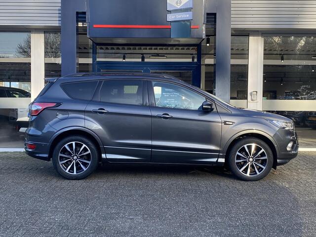 Ford KUGA 1.5 EcoBoost ST-LINE / Cruise-Control / Climate-Control / Stoel-/Stuurverwarming / Elektr.-Trekhaak / Apple-Carplay & Android-Auto / Keyless / Elektr.-Achterklep / DAB Radio-Bluetooth / Navi / PDC V+A met Camera / 18'' LMV / All-Season / ENZ.
