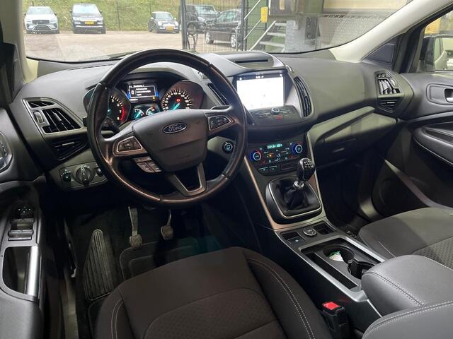 Ford KUGA 1.5 EcoBoost Titanium | Stoelverwarming | Keyless | Getint Glas | 18 Inch | Voorruitverwarming