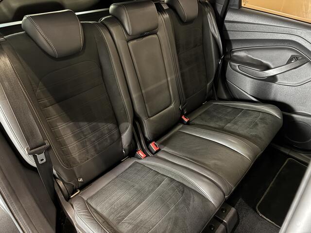 Ford KUGA 1.5 EcoBoost ST Line trekhaak | navigatie | panoramadak | semi leer