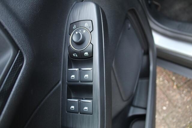 Ford KUGA 2.5-225pk PHEV ST-Line X. 1500kg Trekgewicht Hybride rijden voor een reëel bedrag ! Autm. airco dual, stuur-, stoel-, achterbank- en voorraamverw., keyless entry/keyless go, privacy glass, camera v+a, side- en lane assist, adaptieve cruise cntrl, trekhaak