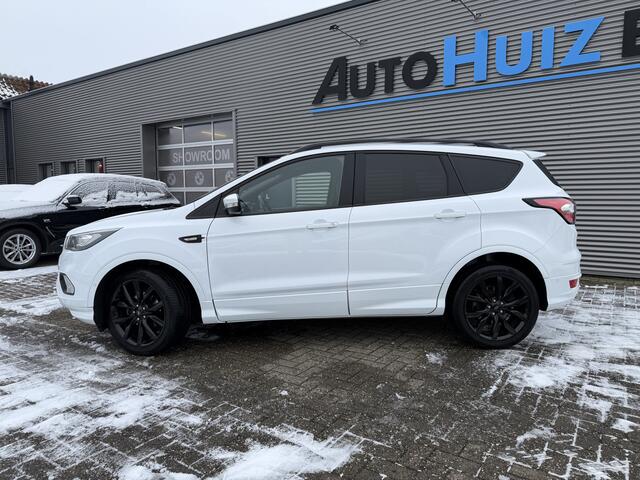 Ford KUGA 1.5 EcoBoost 150 PK ST Line 19 Inch LED Achteruitrijcamera Trekhaak 2000 KG Trekgewicht Stuurwielverwarming Xenon