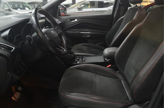 Ford KUGA 1.5 EcoBoost ST Line AWD // CLIMA // NAVI // CARPLAY // STUUR&STOELVERWARMING // TREKHAAK // 4x4 //