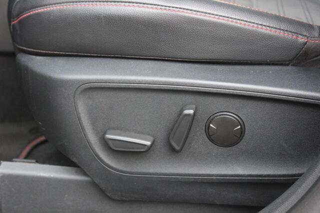 Ford KUGA 2.5 PHEV ST-Line X Driver Ass Pack, Pearl White, Elek Trekhaak, Panoramadak, All Season!