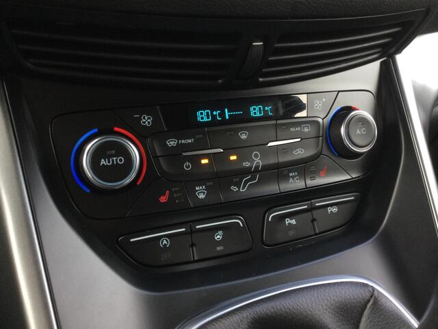 Ford KUGA 1.5 EcoBoost Titanium | Trekhaak | Stoelverwarming | PDC | Navi |