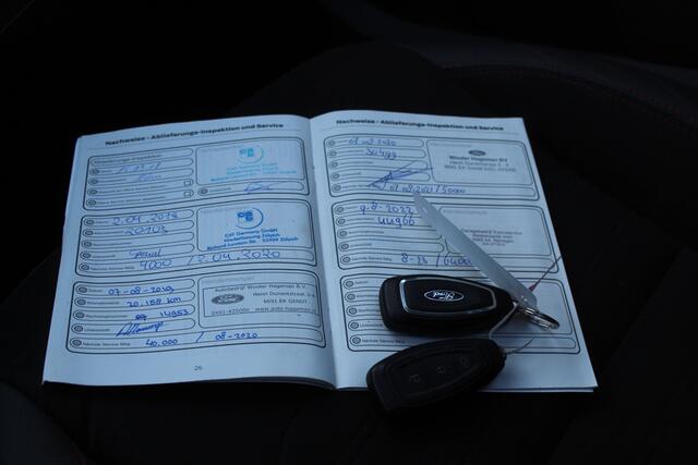 Ford KUGA 1.5 EcoBoost AWD Vignale Trekhaak/Panoramadak/Navigatie/Achteruitrijcamera/Stoelverwarming/Stuurverwarming/Keyless/Adaptive cruise control/Elektrische achterklep