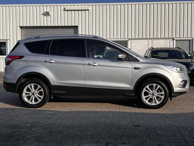 Ford KUGA 1.5 EcoBoost Titanium | 150 pk | Verwarmde voorstoelen | Trekhaak uitklapbaar | Sony audio installatie |