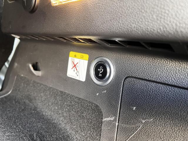 Ford KUGA 1.5 EcoBoost Titanium | 150 pk | Verwarmde voorstoelen | Trekhaak uitklapbaar | Sony audio installatie |